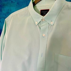 Men’s casual button-down shirt